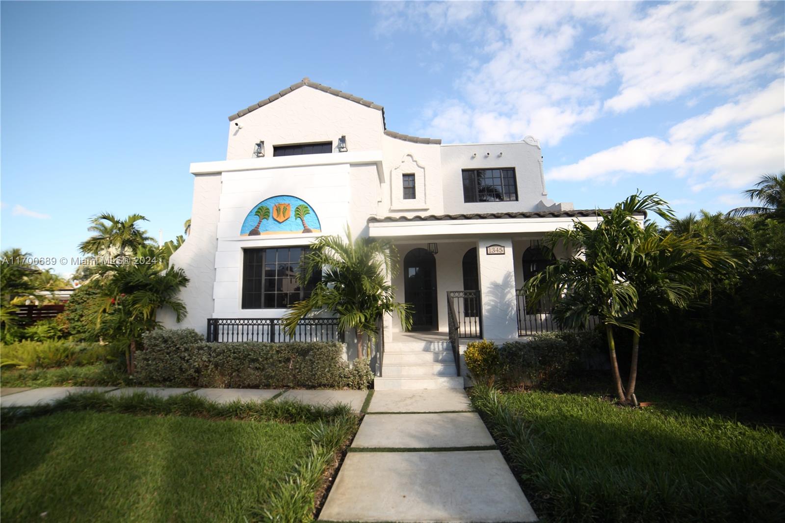 HOLLYWOOD LAKES SECTION - Residential