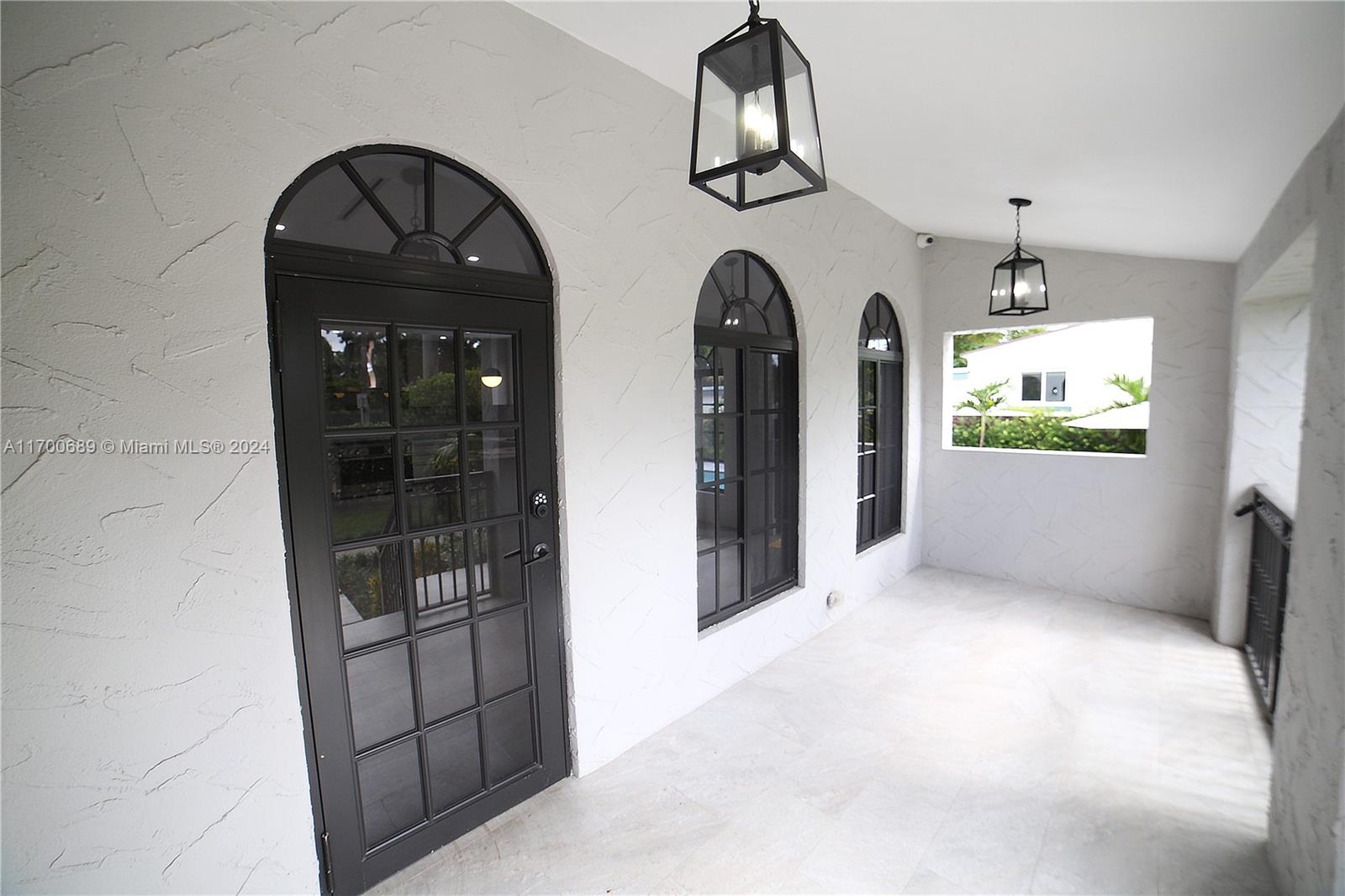 HOLLYWOOD LAKES SECTION - Residential