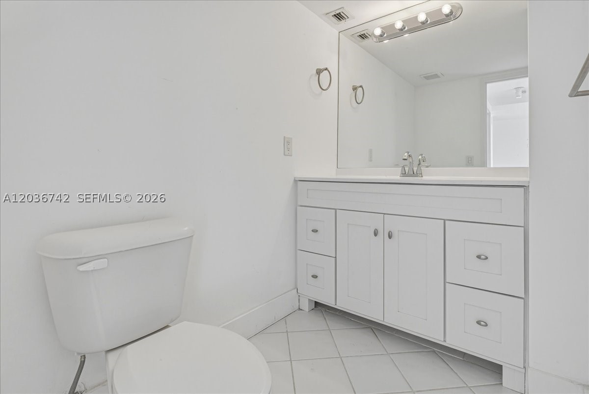 LONDON TOWERS CONDO - Residential