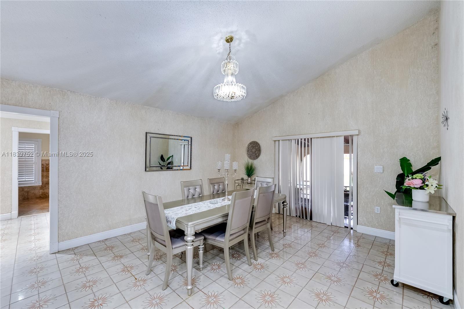 SWEETWATER ESTS SUB - Residential