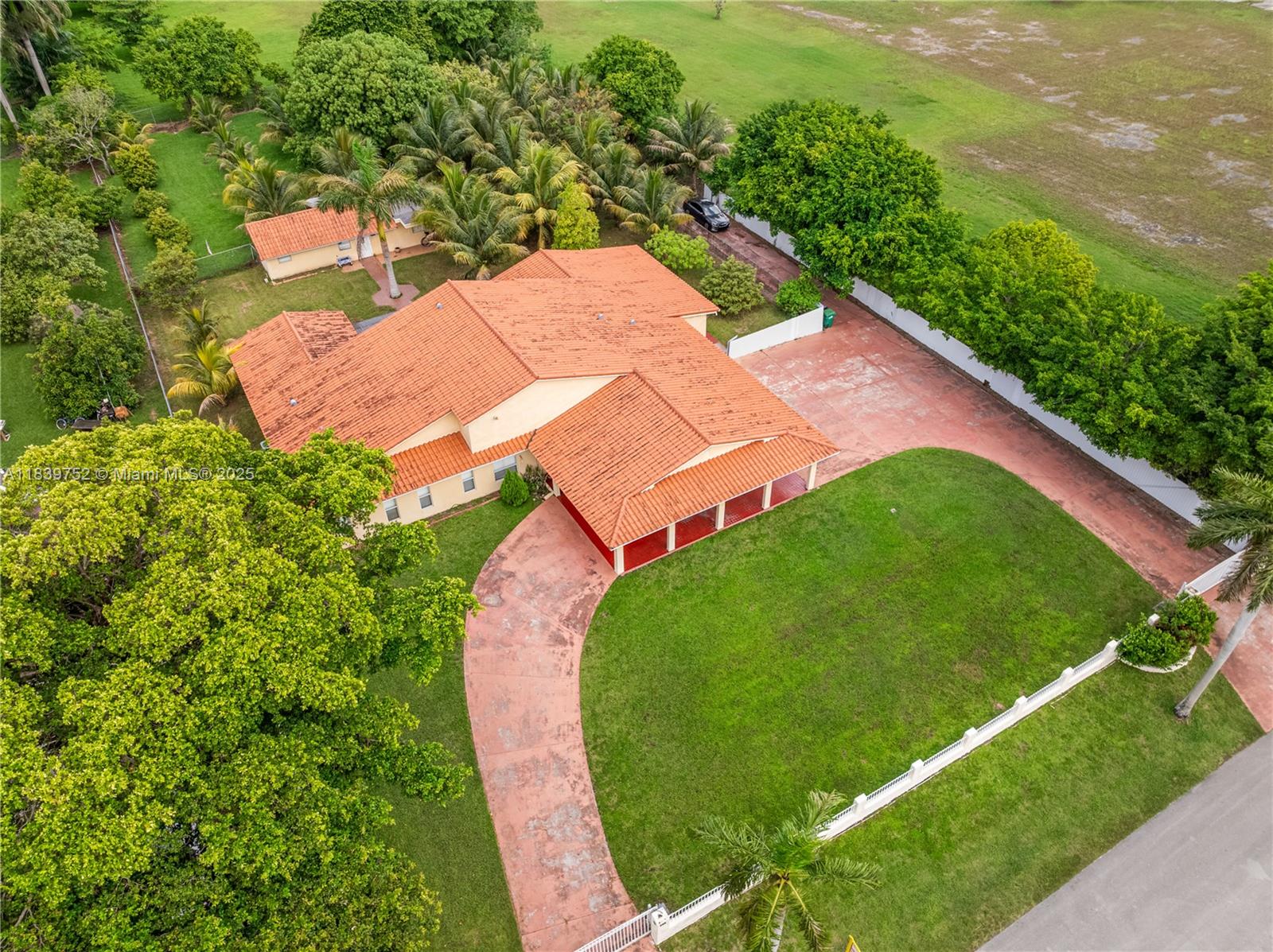 SWEETWATER ESTS SUB - Residential