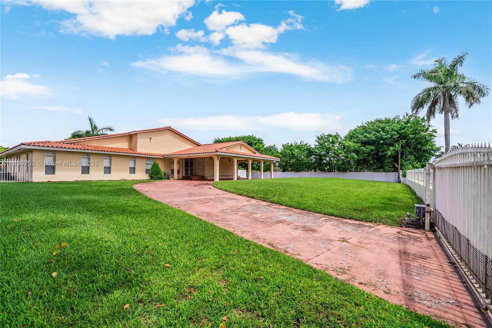 SWEETWATER ESTS SUB - Residential