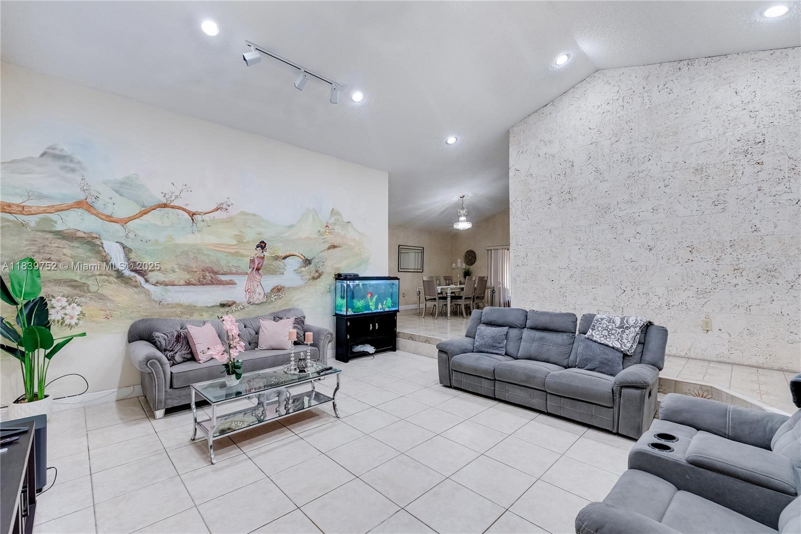 SWEETWATER ESTS SUB - Residential