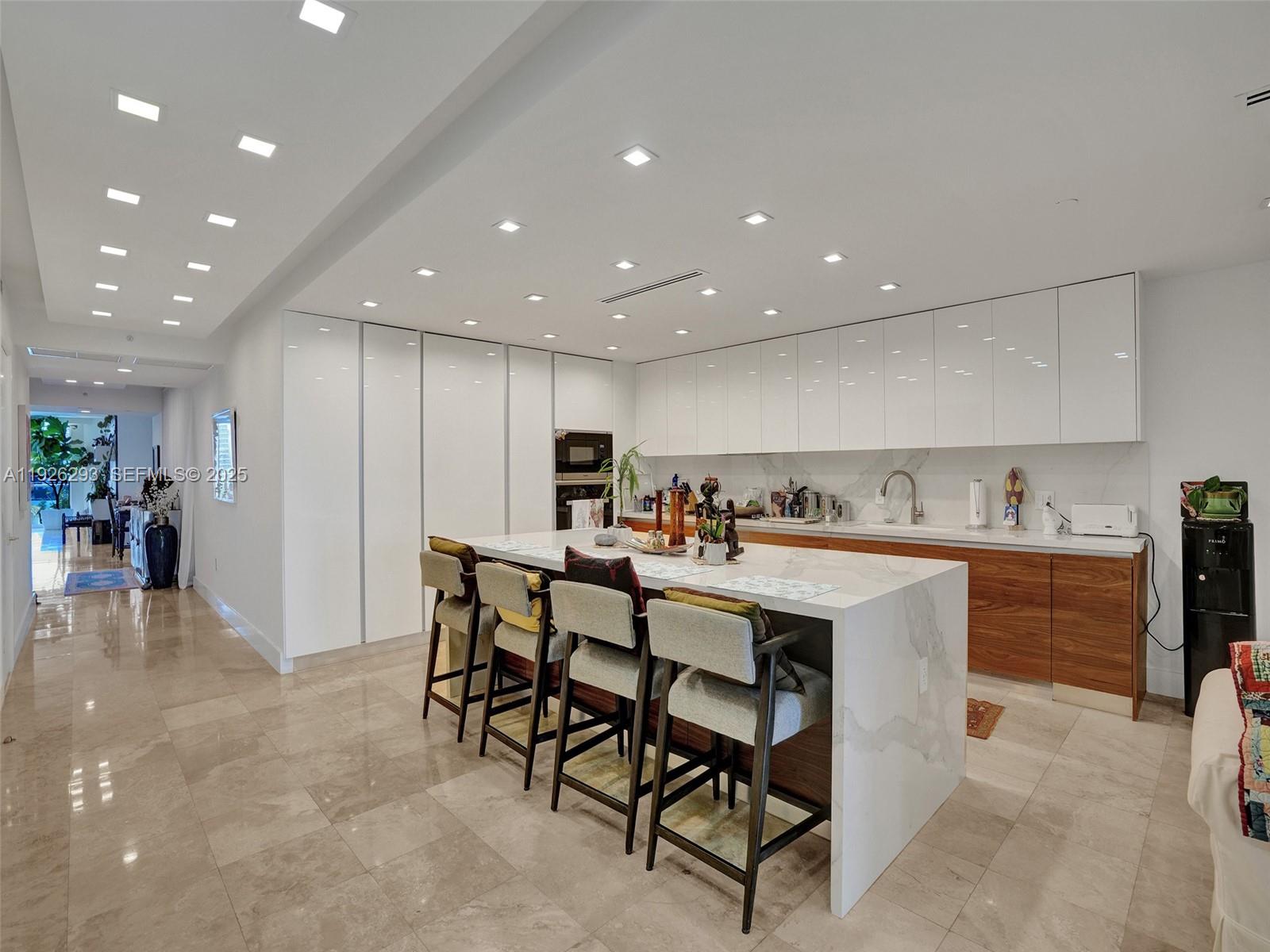 THE PENINSULA CONDO - Residential