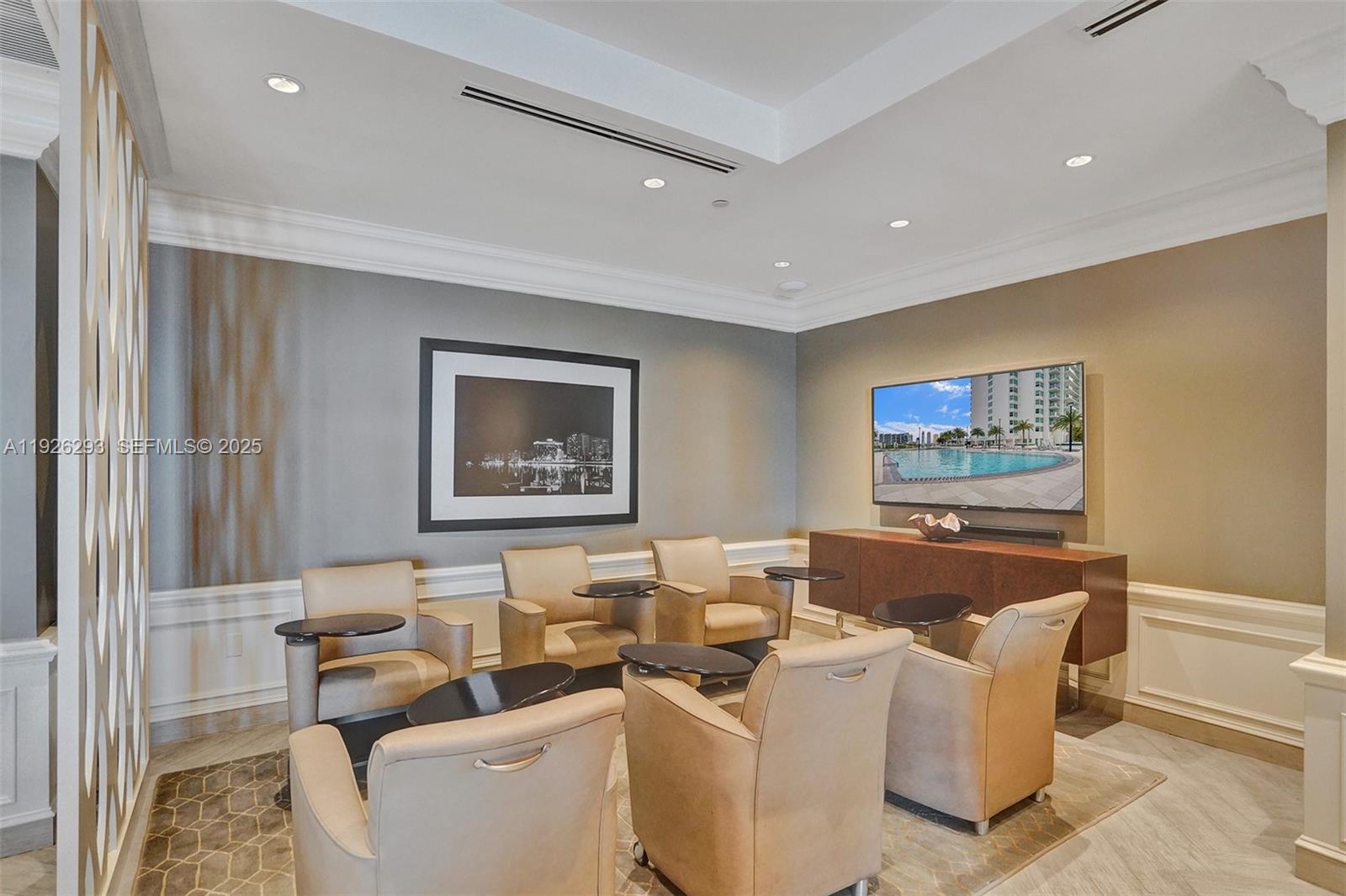 THE PENINSULA CONDO - Residential