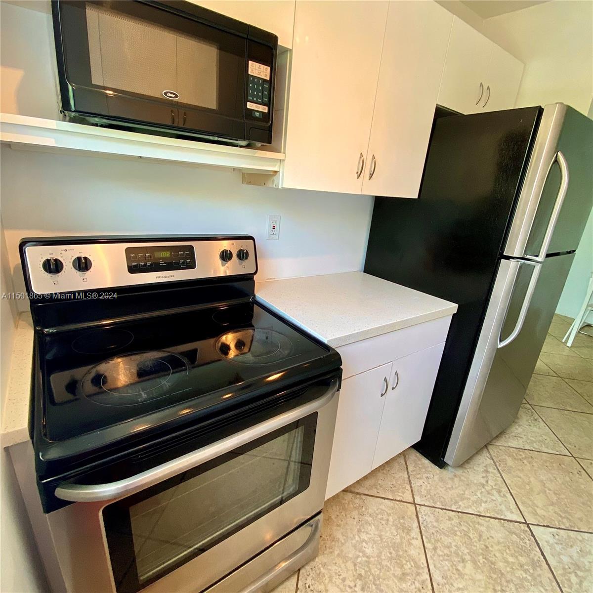 GROVES EDGE CONDO - Residential Lease