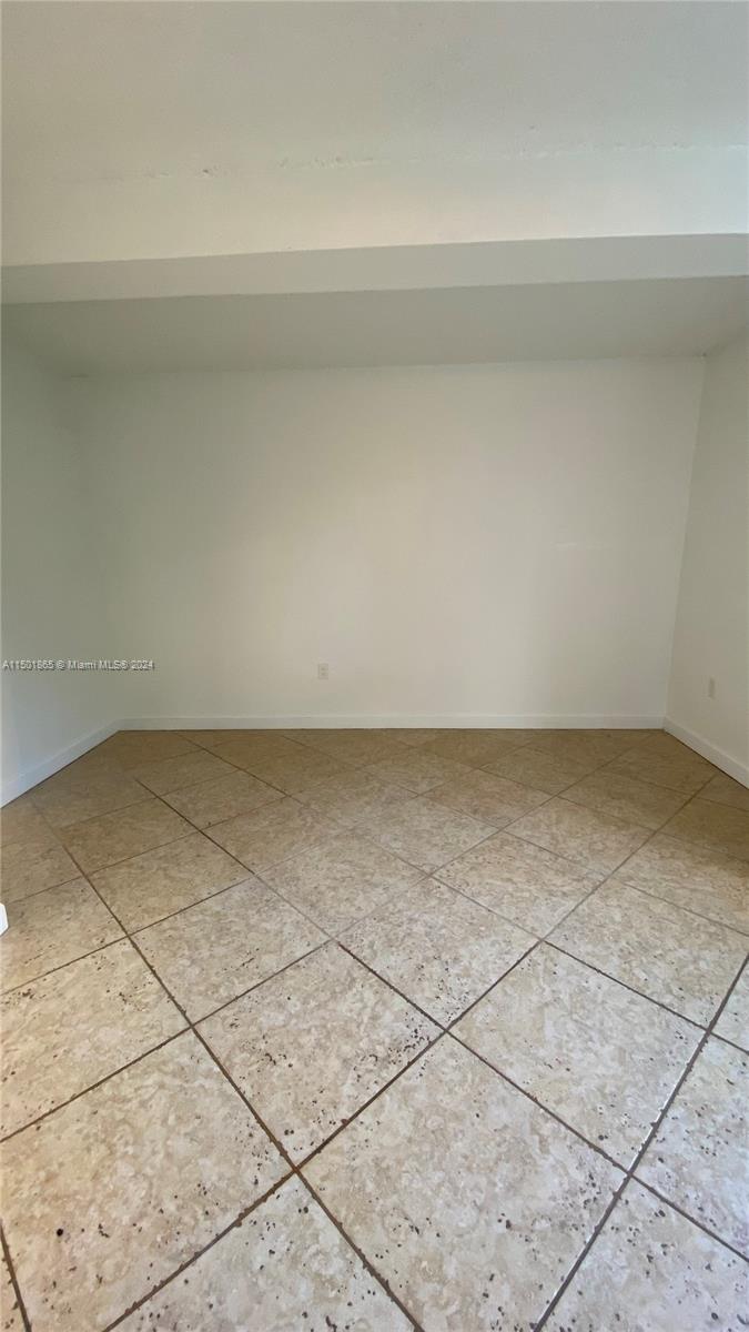 GROVES EDGE CONDO - Residential Lease
