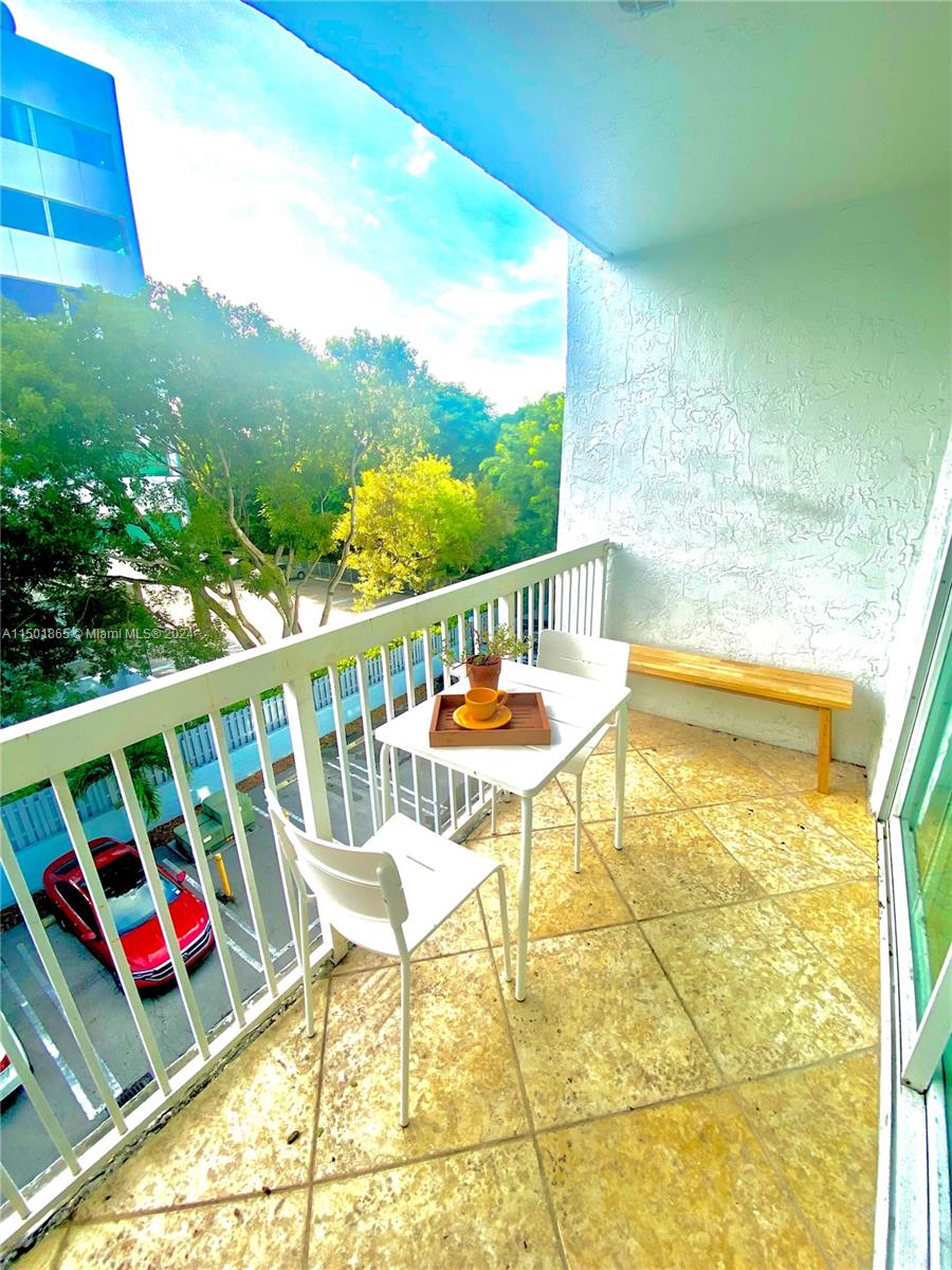 GROVES EDGE CONDO - Residential Lease