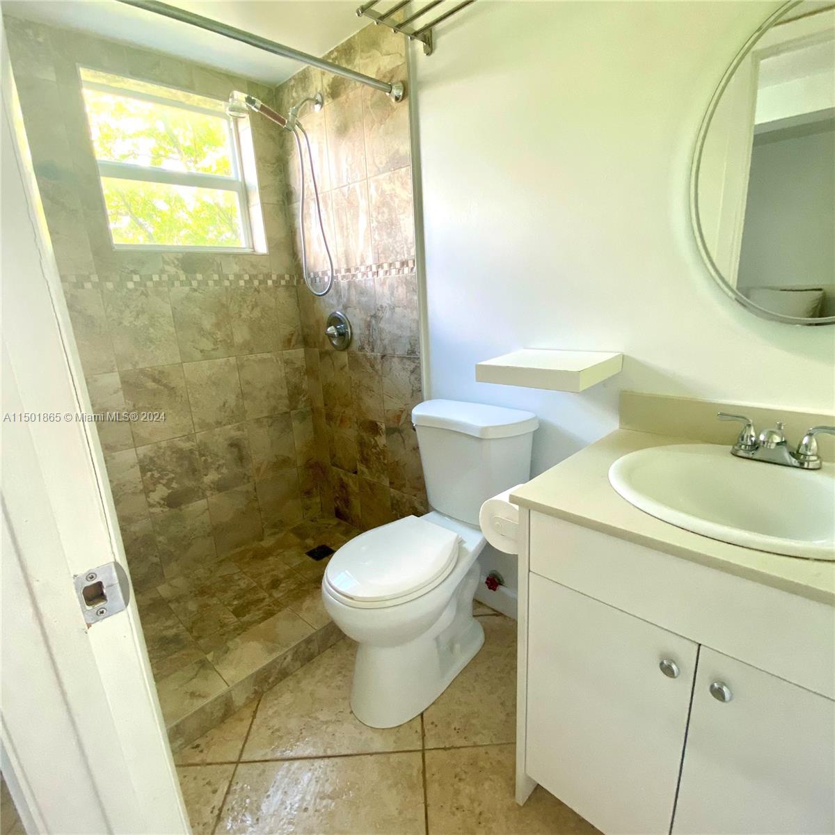 GROVES EDGE CONDO - Residential Lease