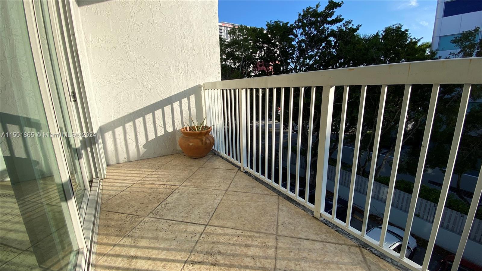 GROVES EDGE CONDO - Residential Lease