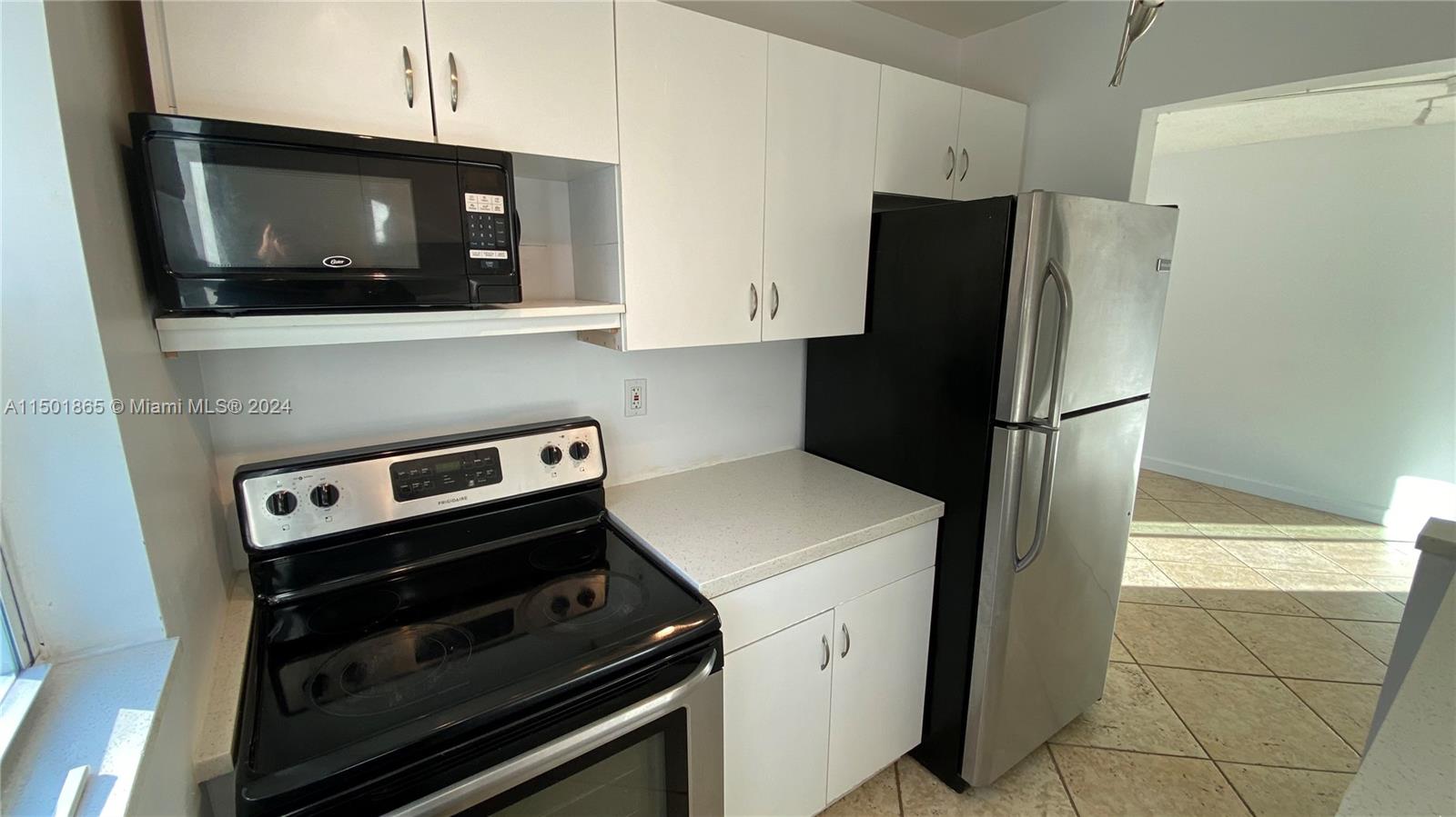 GROVES EDGE CONDO - Residential Lease