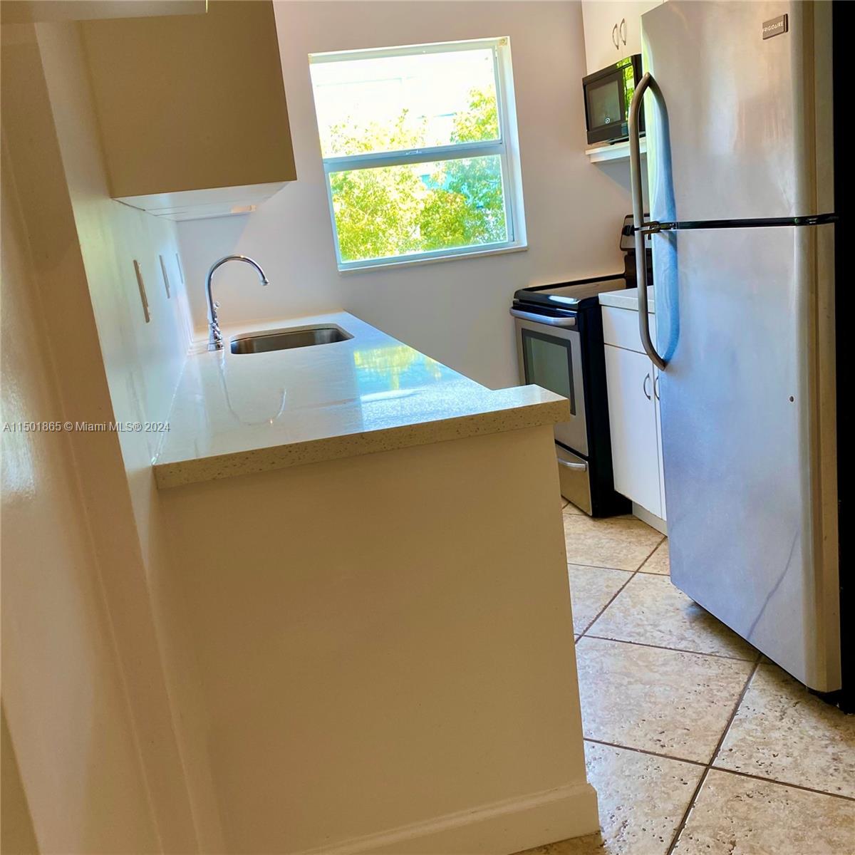 GROVES EDGE CONDO - Residential Lease