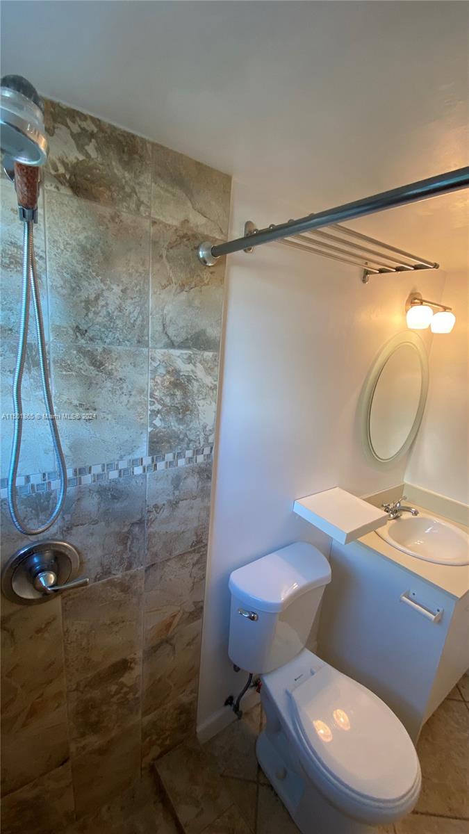 GROVES EDGE CONDO - Residential Lease