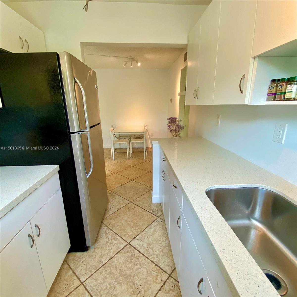 GROVES EDGE CONDO - Residential Lease