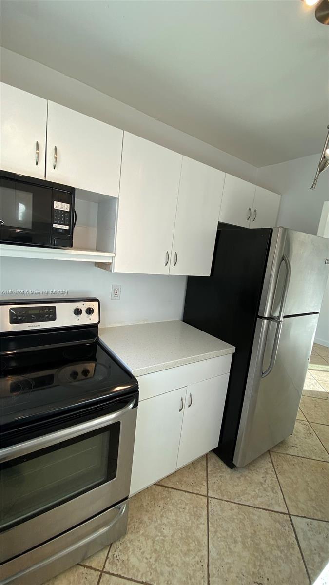 GROVES EDGE CONDO - Residential Lease