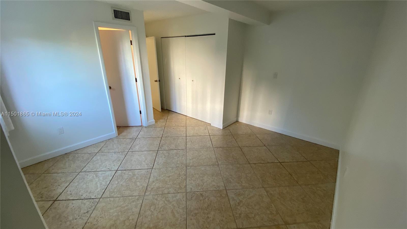 GROVES EDGE CONDO - Residential Lease