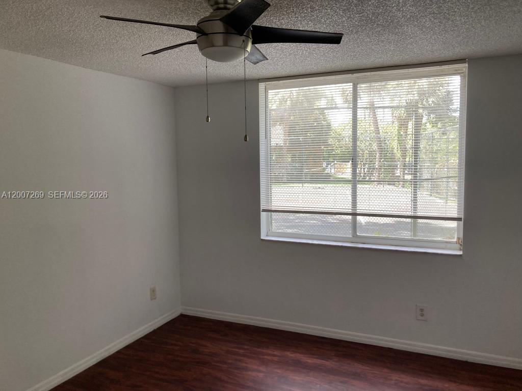 WINDWARD LAKES CONDO - Residential