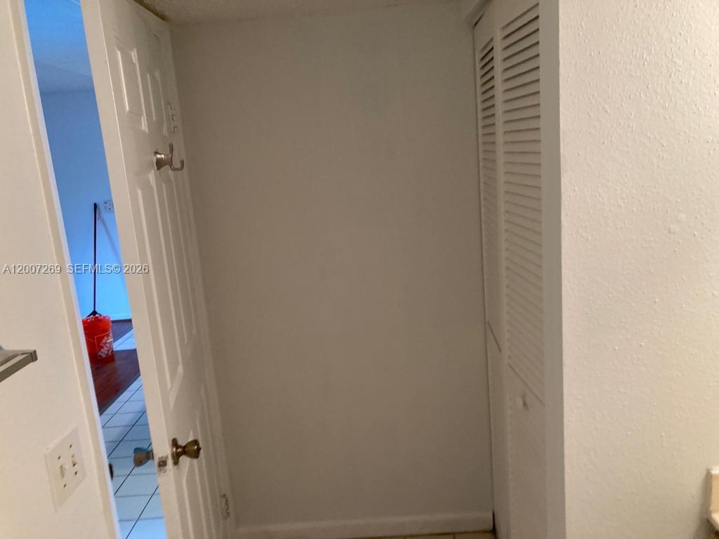 WINDWARD LAKES CONDO - Residential