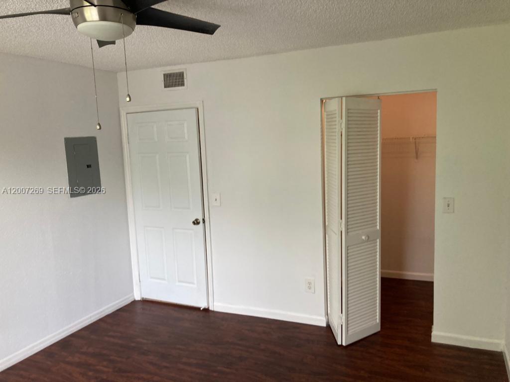 WINDWARD LAKES CONDO - Residential