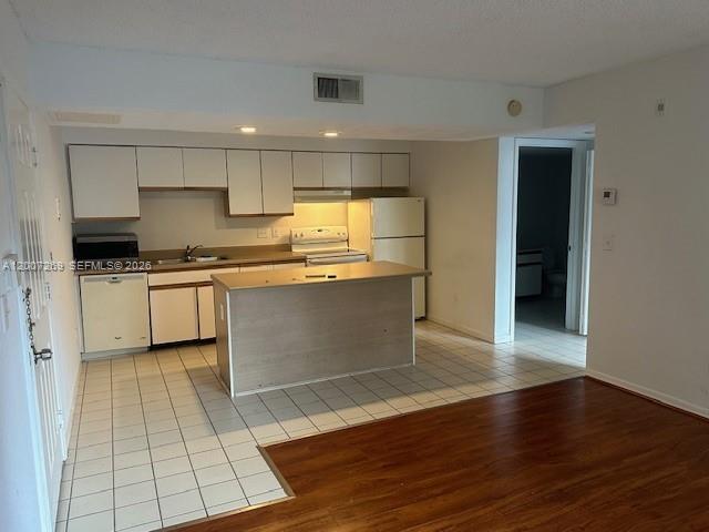 WINDWARD LAKES CONDO - Residential