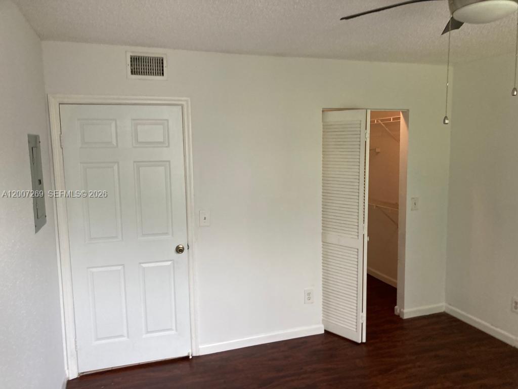WINDWARD LAKES CONDO - Residential