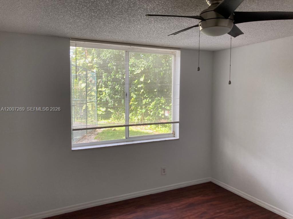 WINDWARD LAKES CONDO - Residential