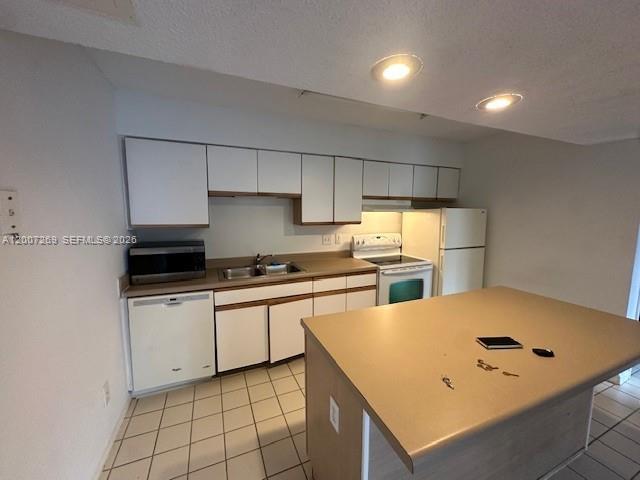 WINDWARD LAKES CONDO - Residential
