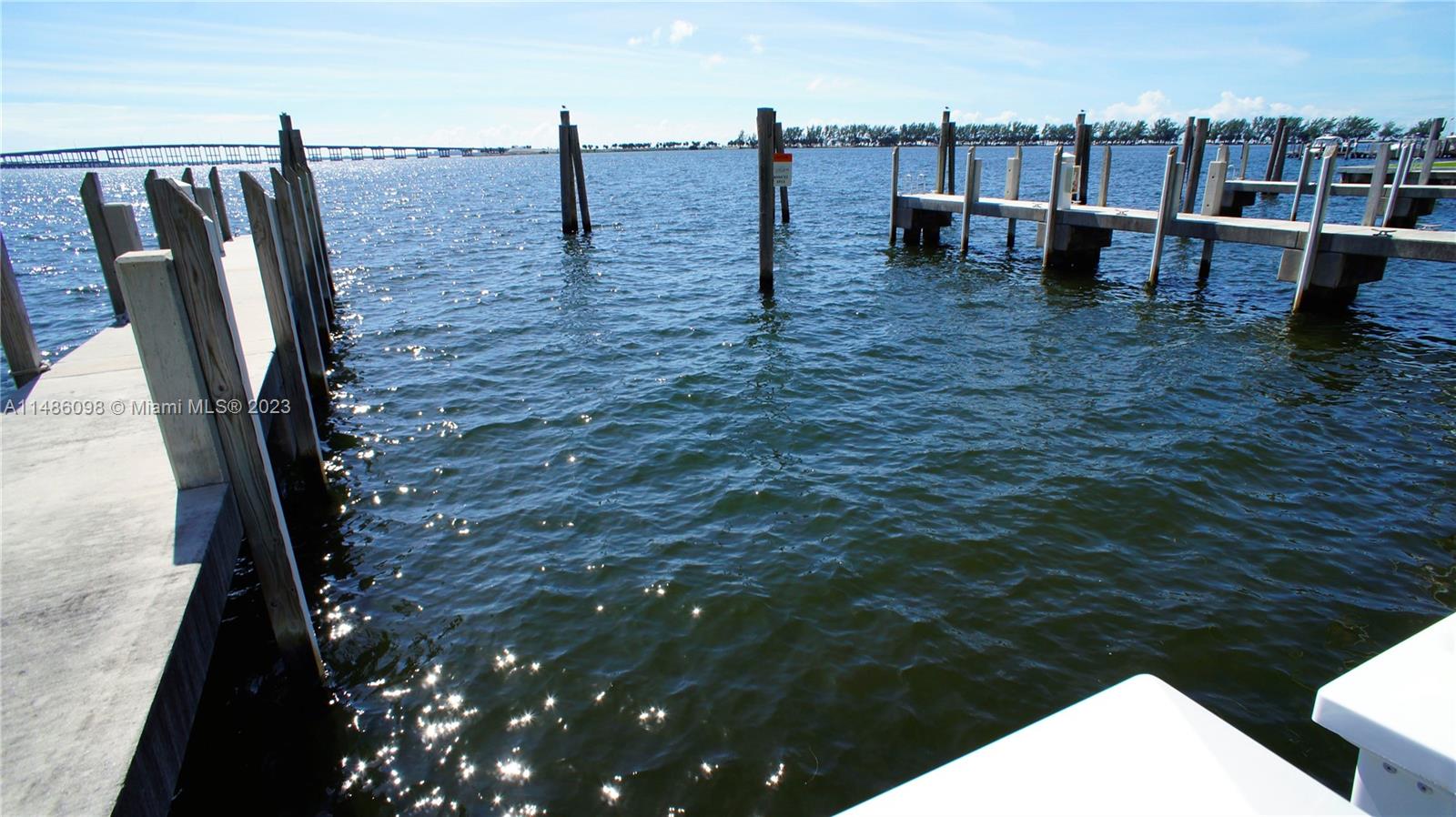 BOAT SLIP EXCLUSIVELY FOR SANTA MARIA HOMEOWNERS. 81.1 ft. x 23.3 ft. SLIP #5. 
SANTA MARIA HOMEOWNERS WHO OWN A BOAT SLIP DO NOT PAY MAINTENANCE FEES OR TAXES, THEY ONLY PAY FOR ELECTRICITY. DIRECT ACCESS TO OCEAN.
*6 other slips (sizes vary) available for sale as well.