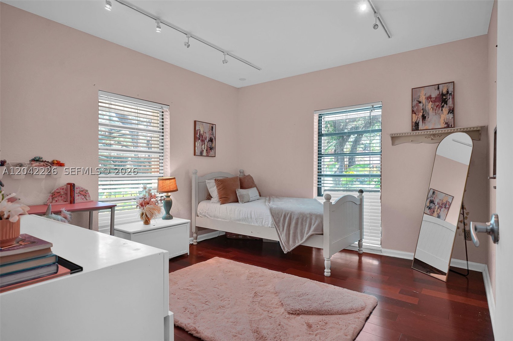 STIRLING OAKS ESTATES - Residential