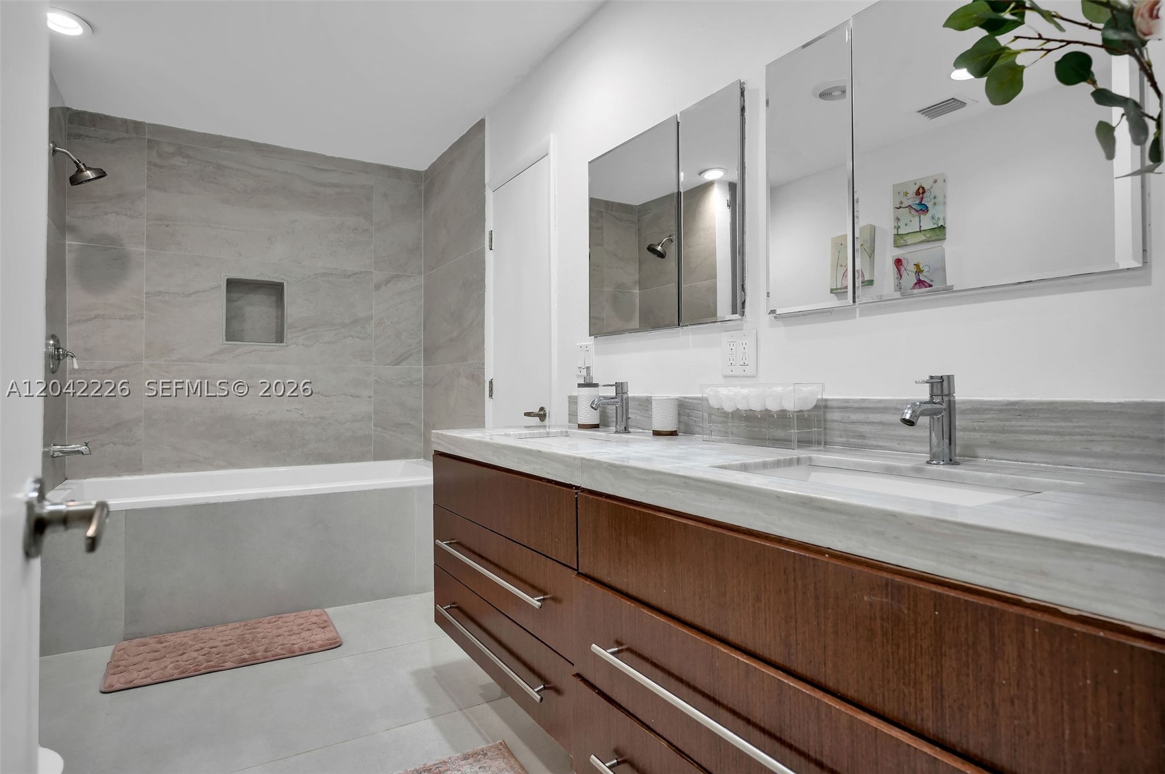 STIRLING OAKS ESTATES - Residential