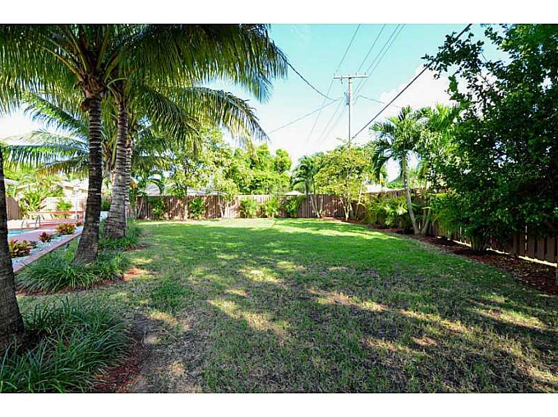 27 55 40 SOUTHWOOD 1ST AD - Residential