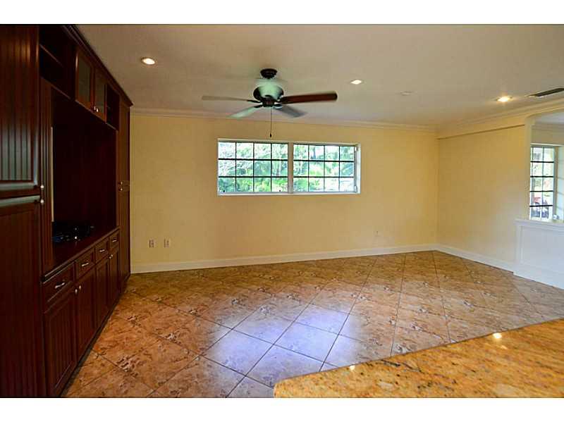 27 55 40 SOUTHWOOD 1ST AD - Residential