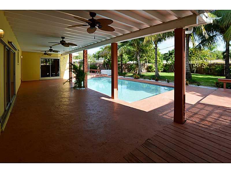 27 55 40 SOUTHWOOD 1ST AD - Residential