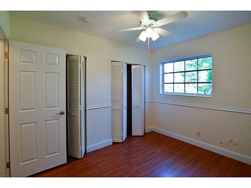27 55 40 SOUTHWOOD 1ST AD - Residential