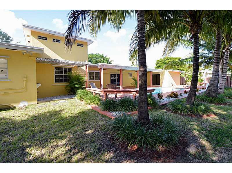 27 55 40 SOUTHWOOD 1ST AD - Residential