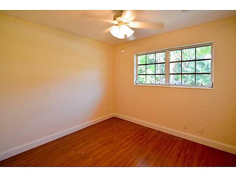 27 55 40 SOUTHWOOD 1ST AD - Residential