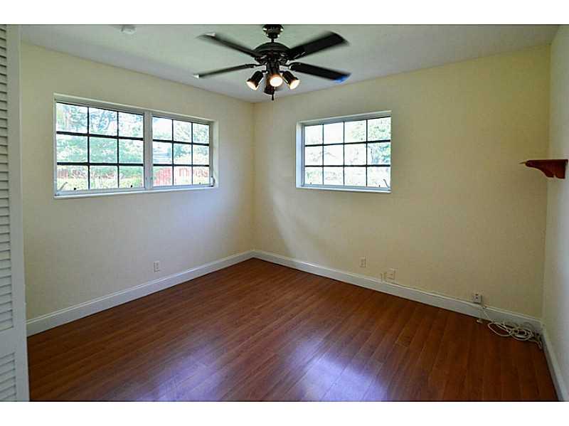 27 55 40 SOUTHWOOD 1ST AD - Residential