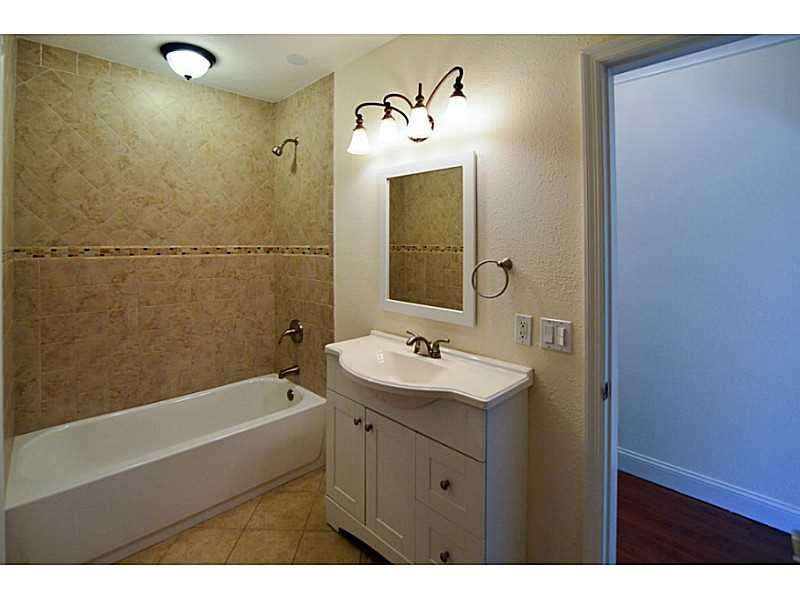 27 55 40 SOUTHWOOD 1ST AD - Residential
