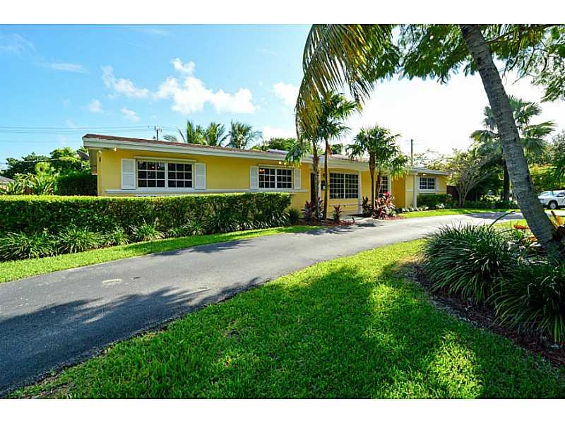 27 55 40 SOUTHWOOD 1ST AD - Residential