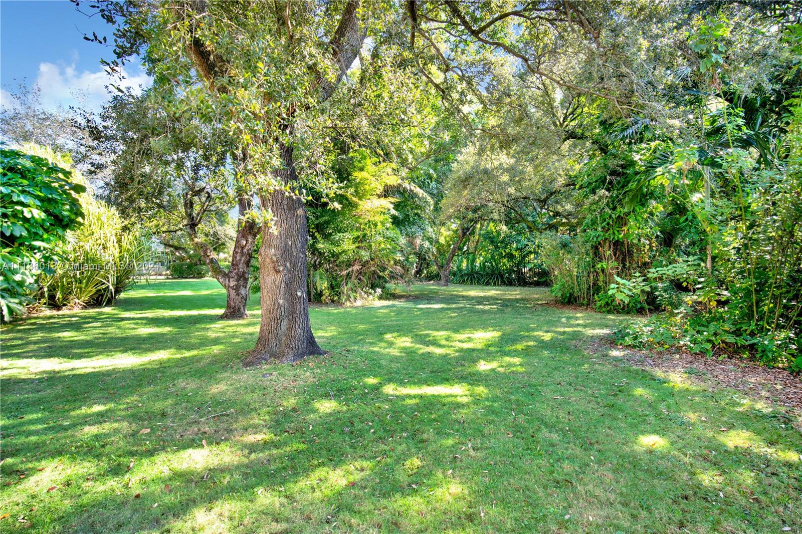 CORAL GABLES COUNTRY C SE - Residential