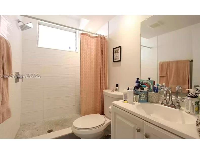 TOWER EAST INCORPORATED C - Residential Lease