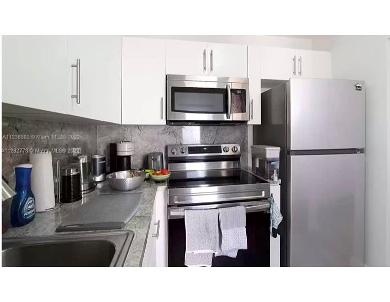 TOWER EAST INCORPORATED C - Residential Lease