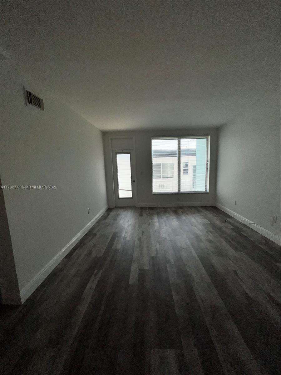 TOWER EAST INCORPORATED C - Residential Lease