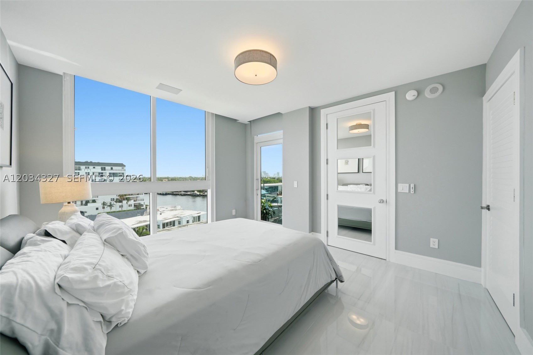 LA RIVE CONDO - Residential
