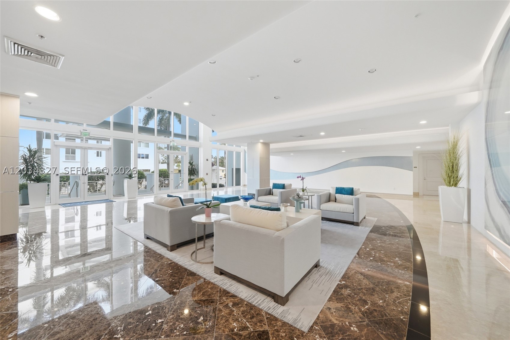 LA RIVE CONDO - Residential