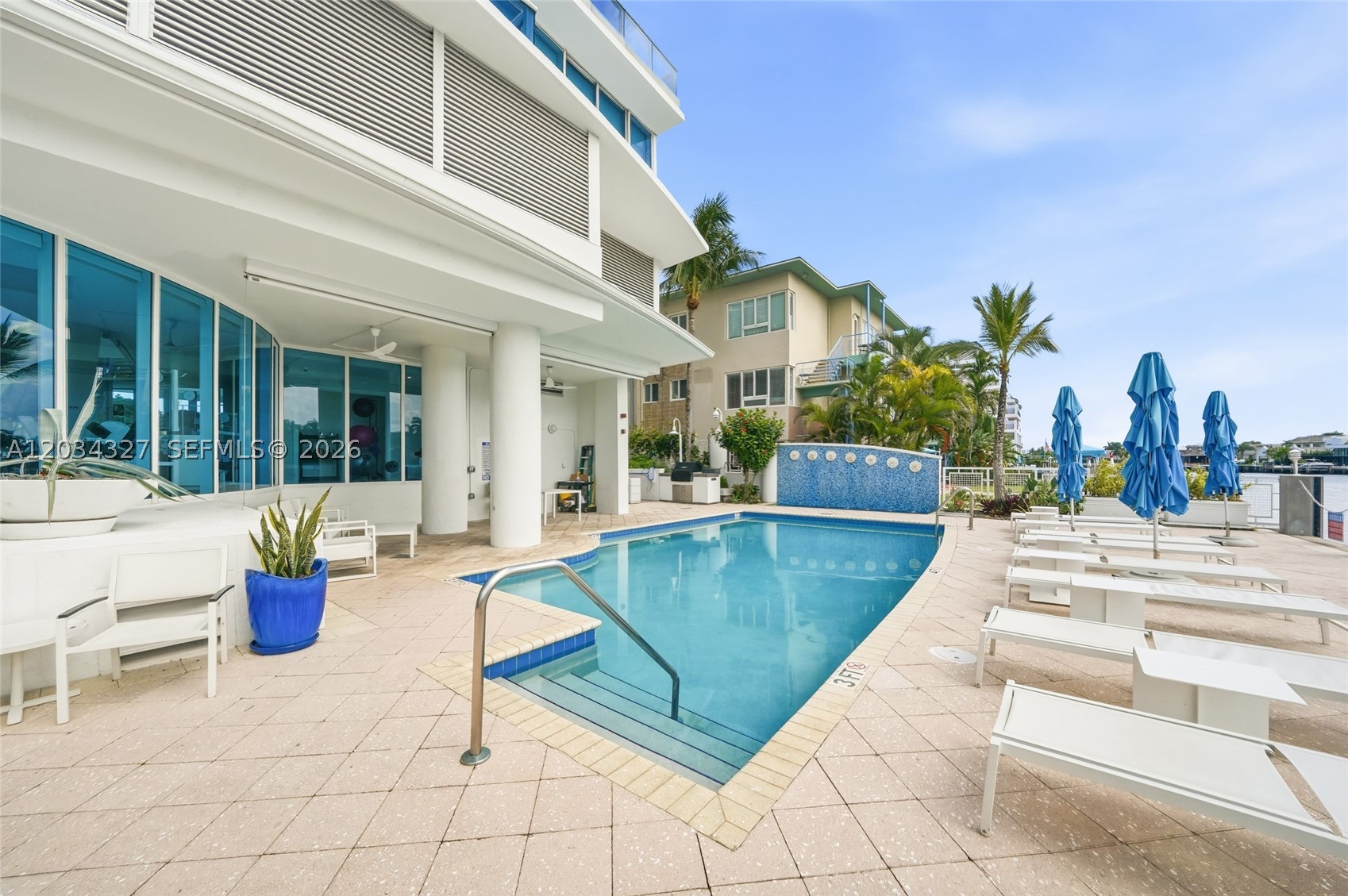 LA RIVE CONDO - Residential