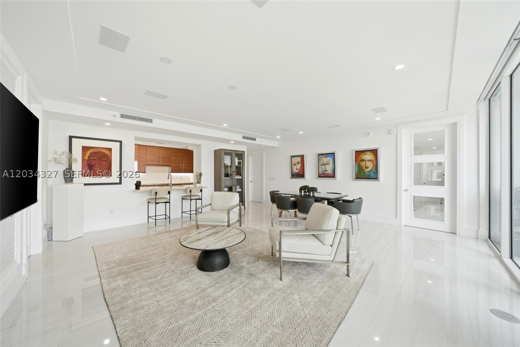 LA RIVE CONDO - Residential