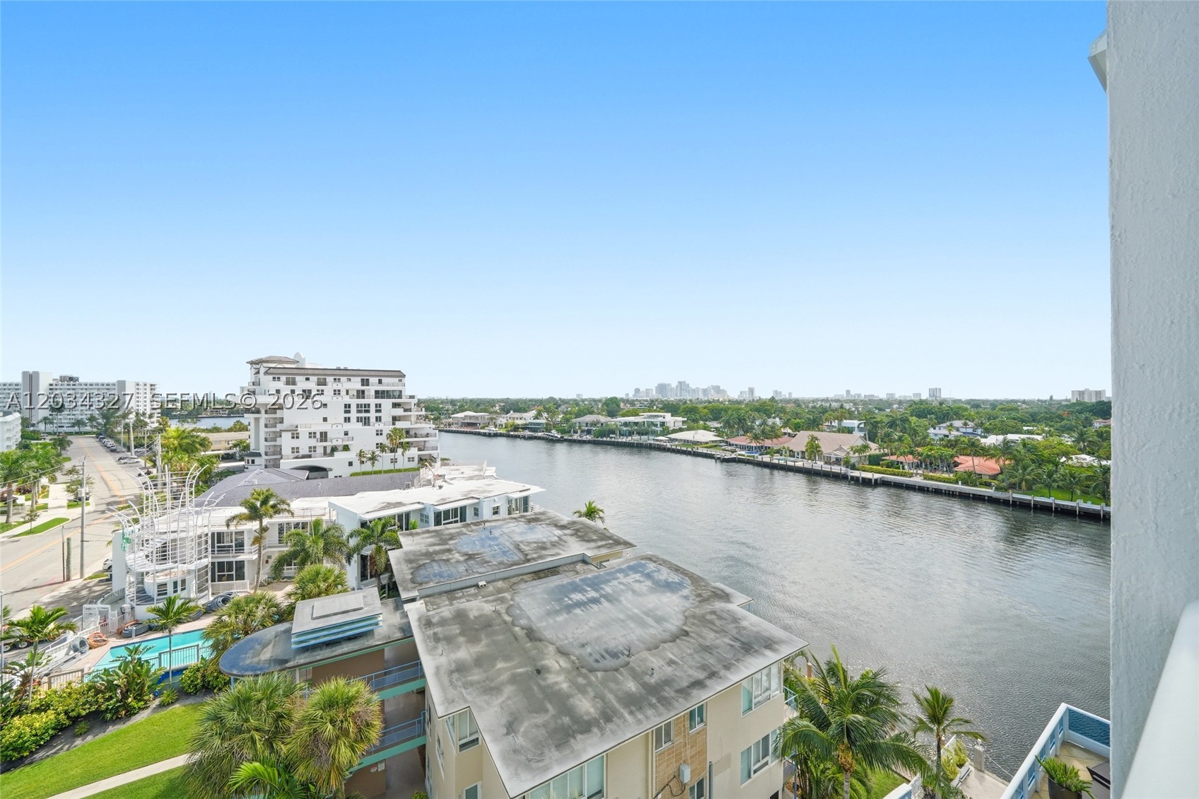 LA RIVE CONDO - Residential