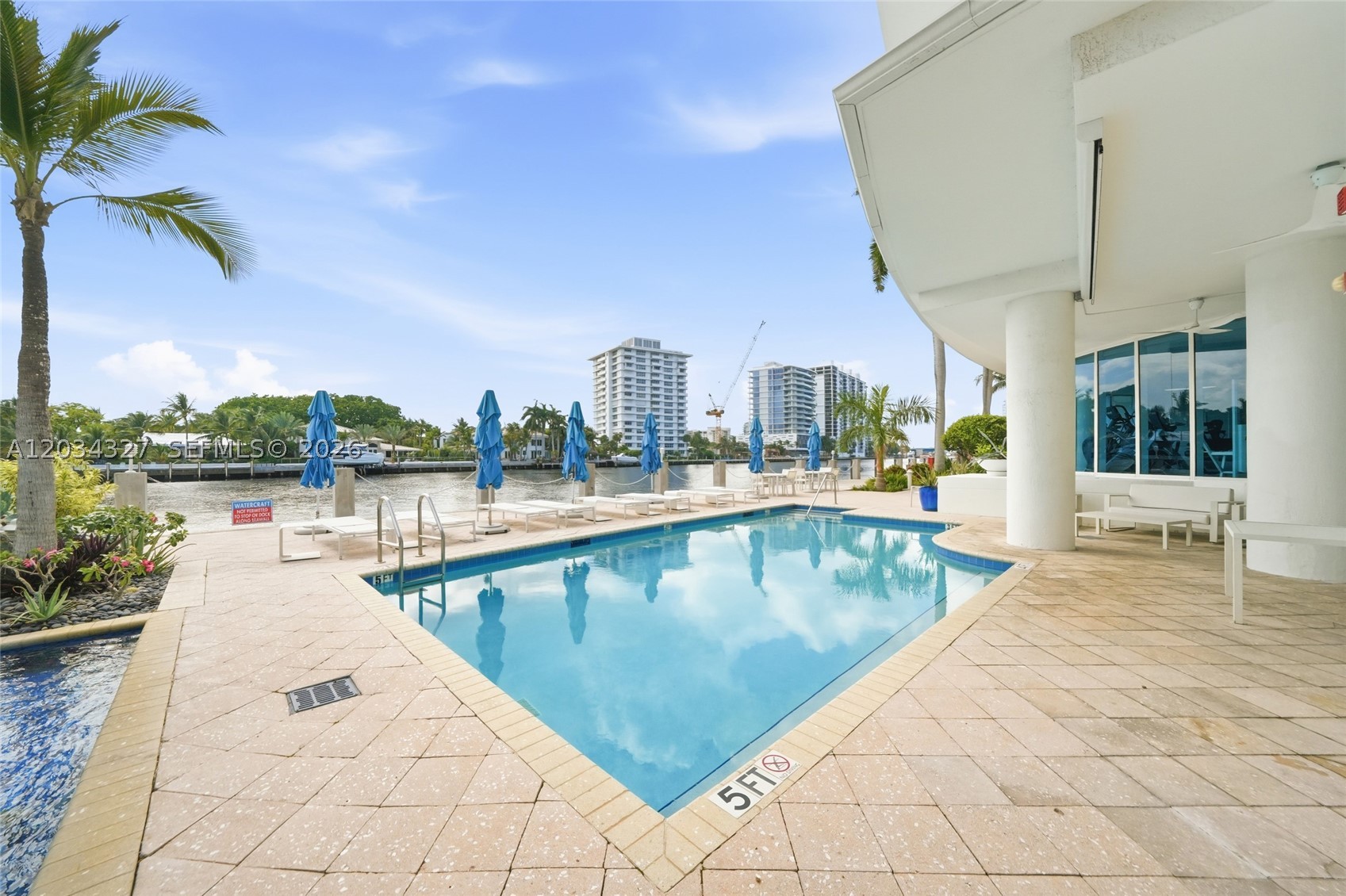 LA RIVE CONDO - Residential