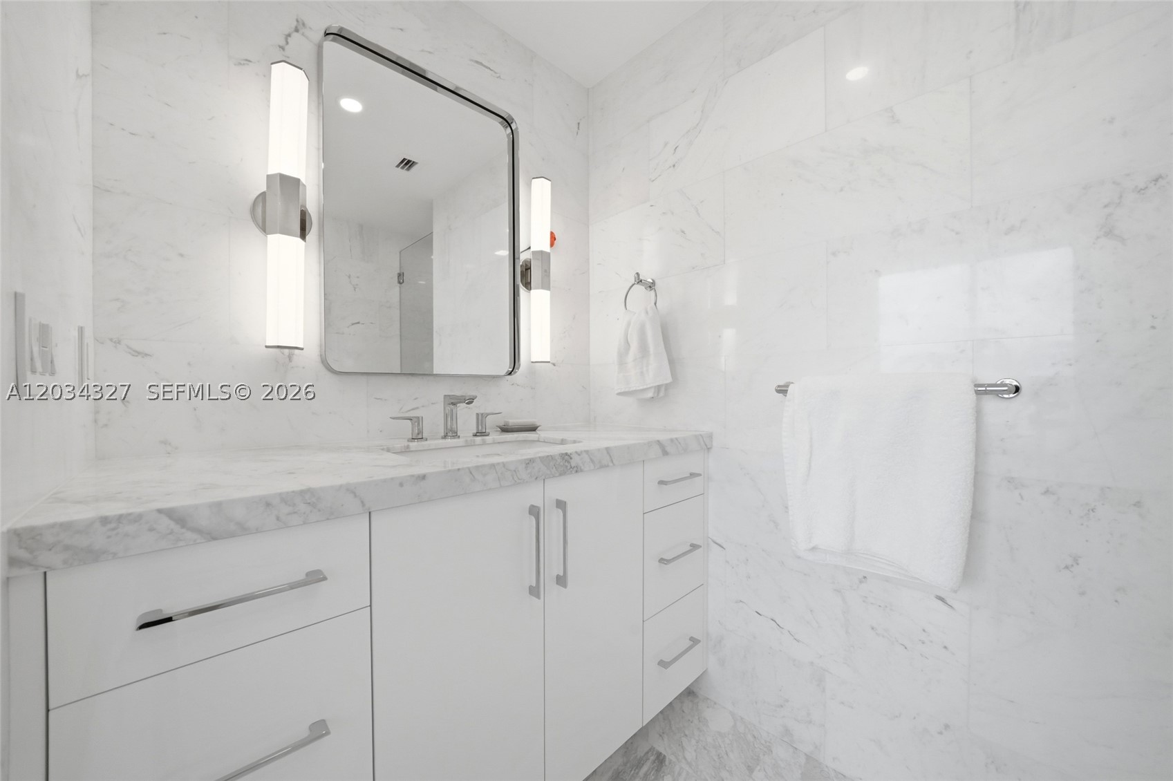 LA RIVE CONDO - Residential